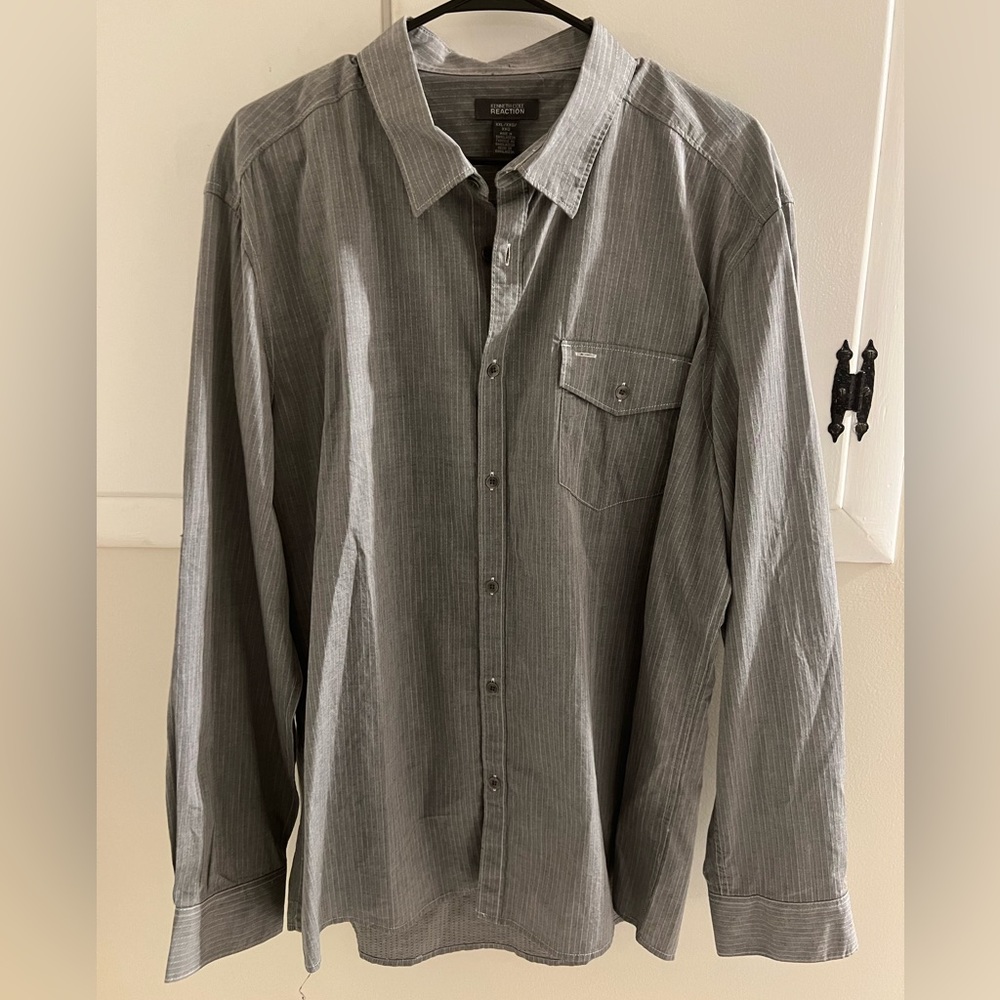 Kenneth Cole Reaction Big & Tall Button Down - light gray striped XXL NWT